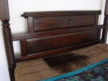 Batavia Four Poster Bed - Queen size - Wholesale