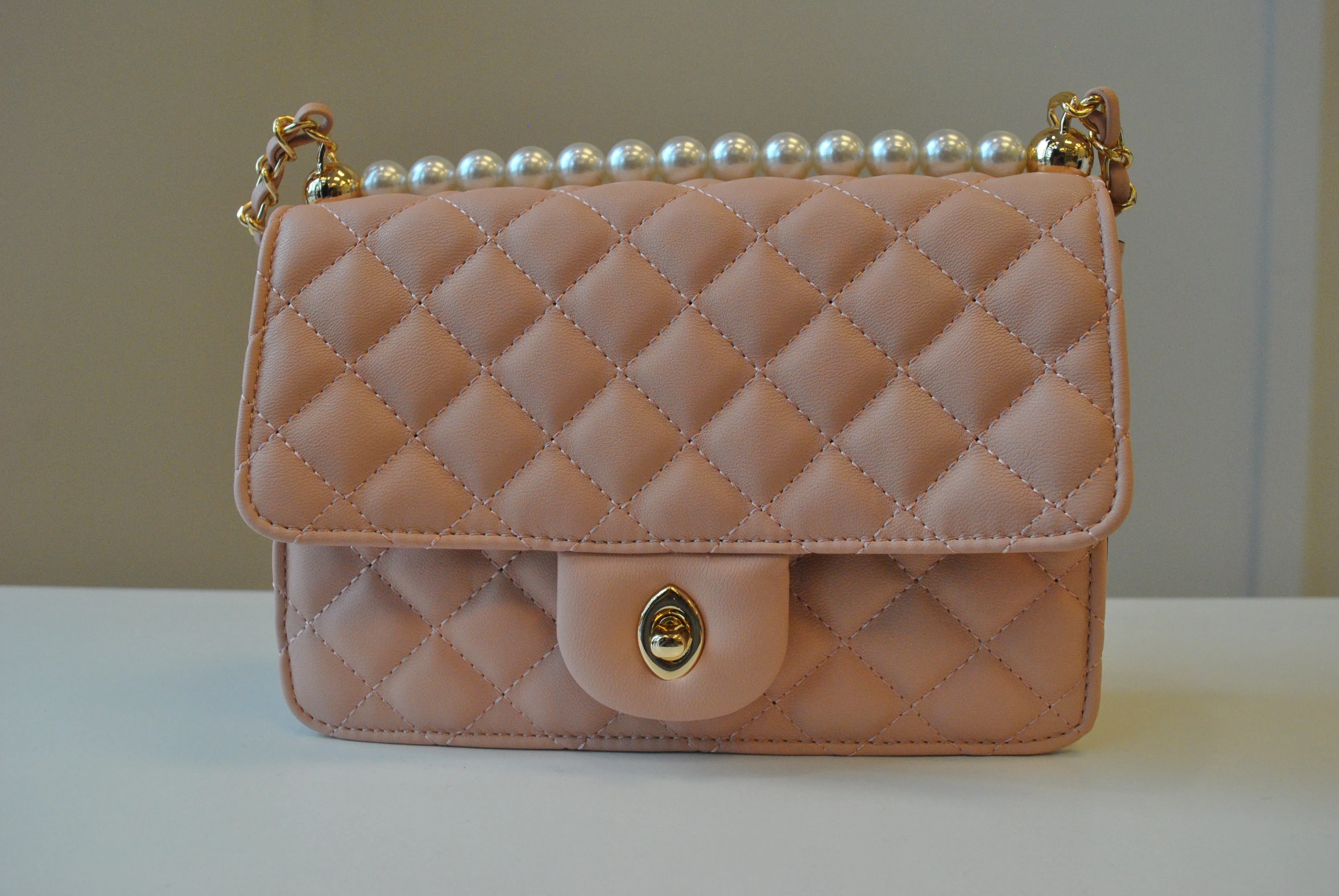 BLUSH PINK GUILTED SMALL CROSSBODY BAG