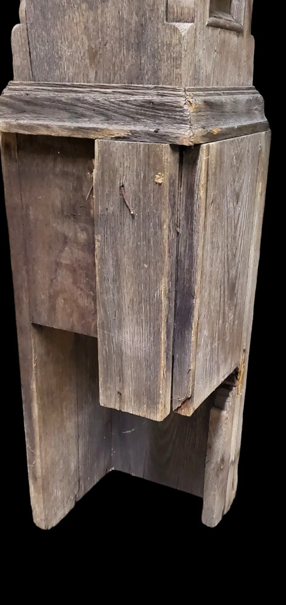 Carved Newel Post GAM0261