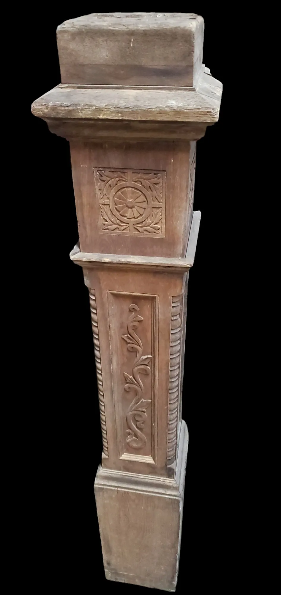 Carved Newel Post GAM0261