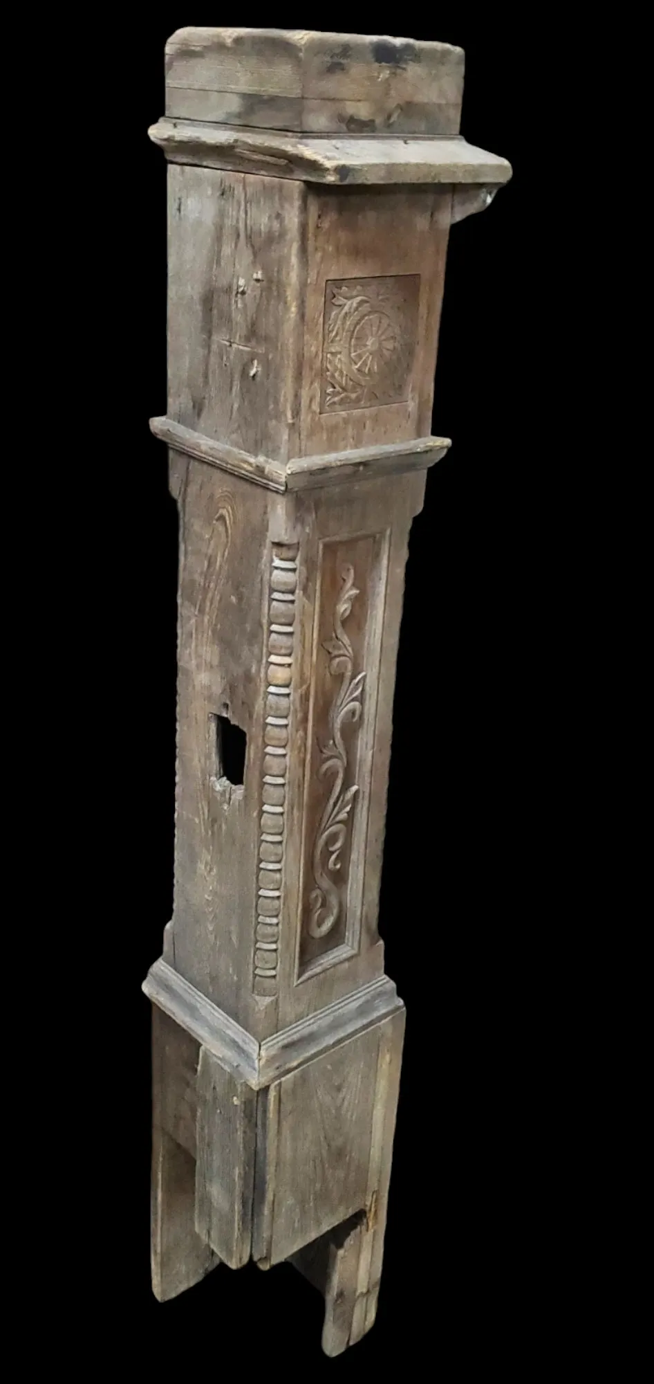 Carved Newel Post GAM0261