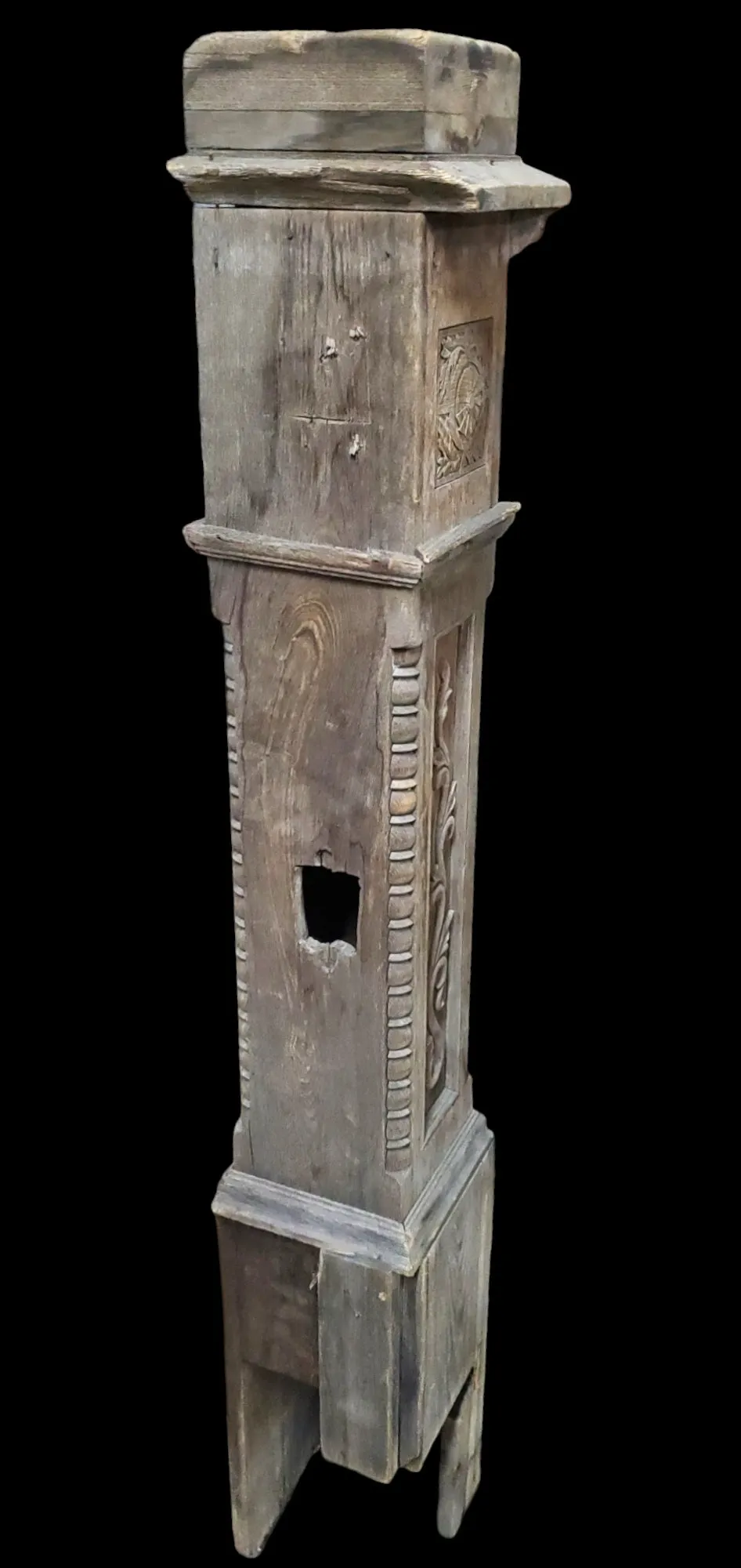 Carved Newel Post GAM0261