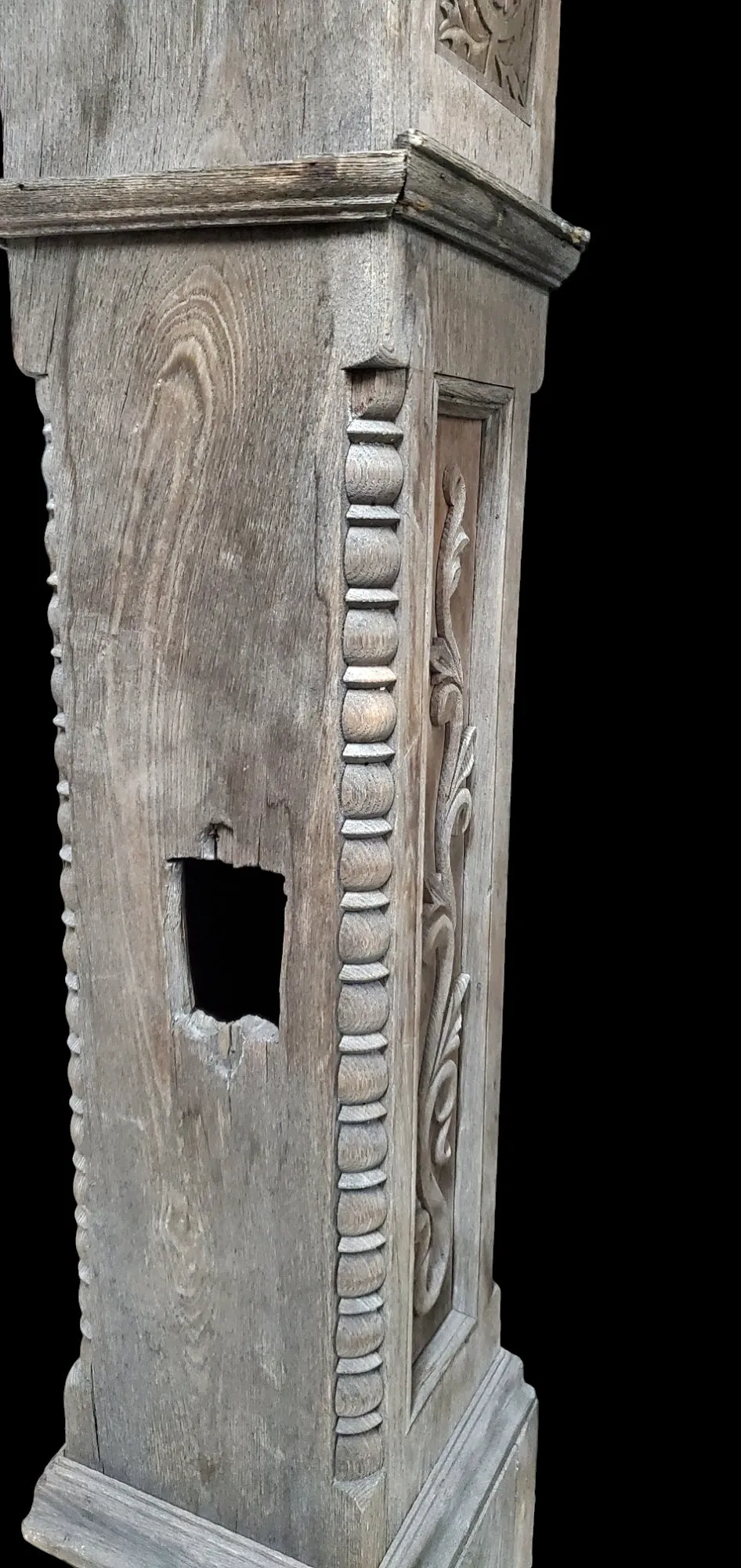 Carved Newel Post GAM0261