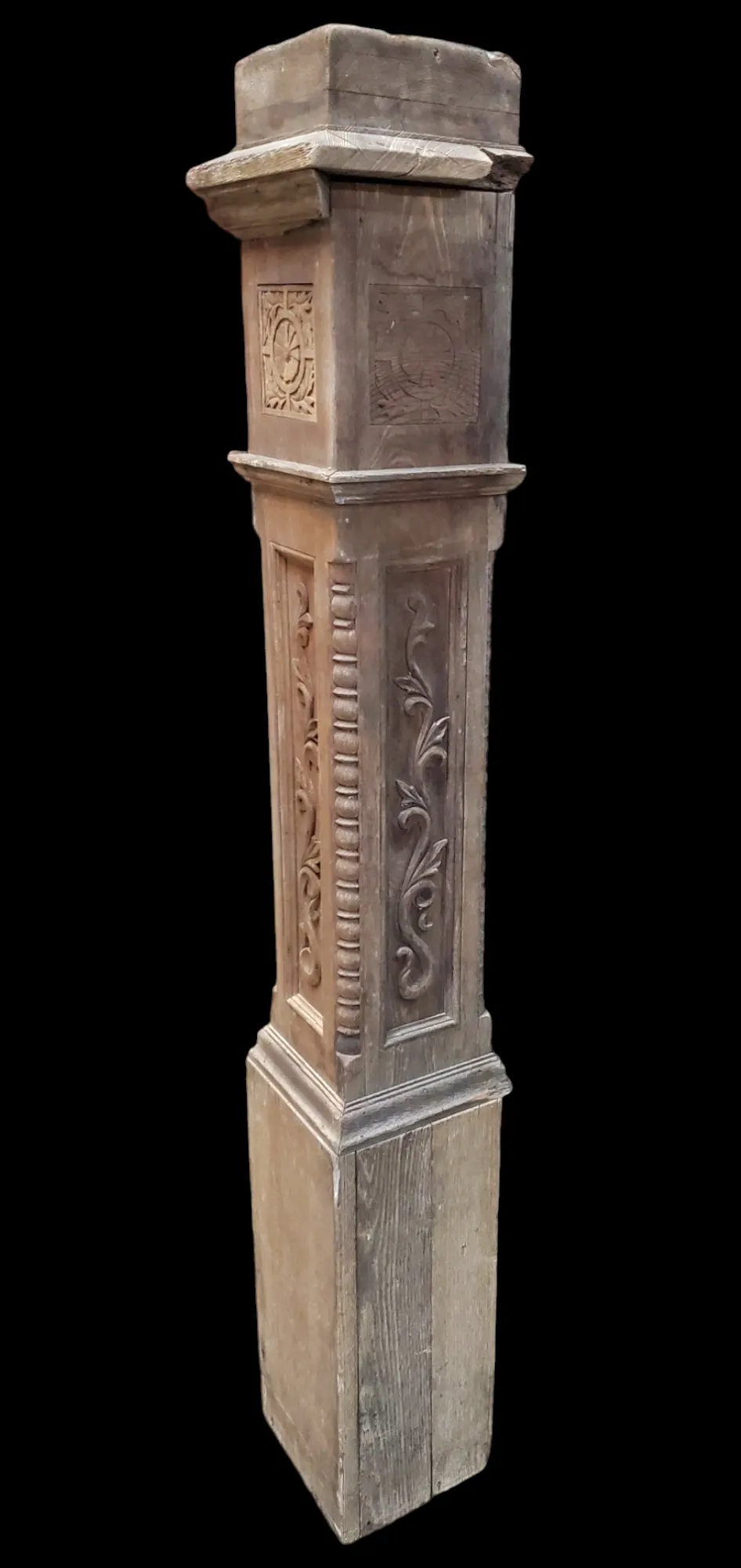 Carved Newel Post GAM0261
