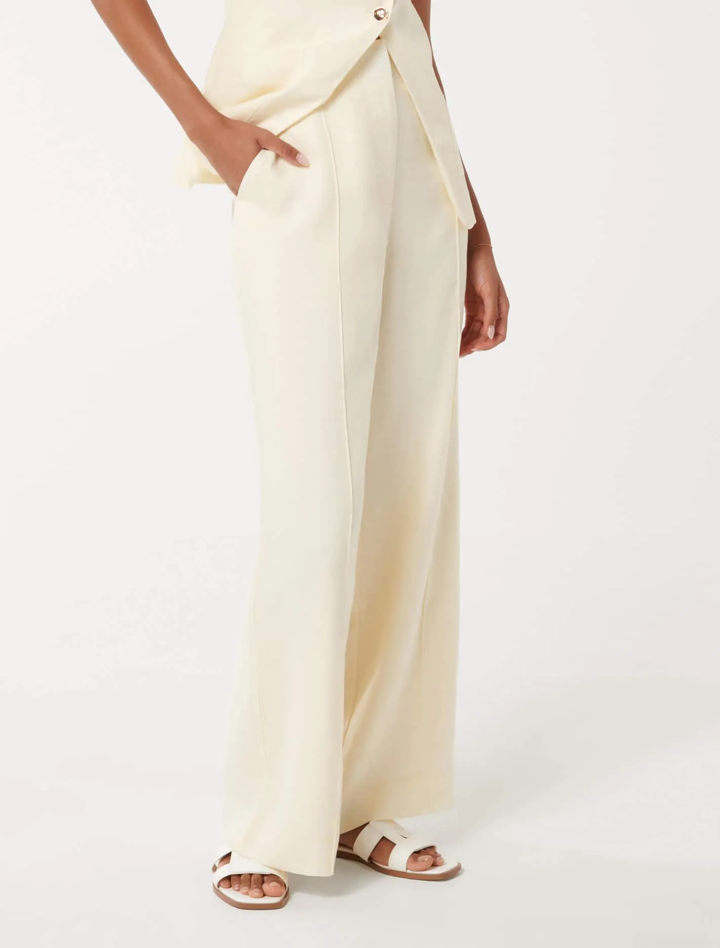 Cynthia Petite Linen Wide Leg Pants