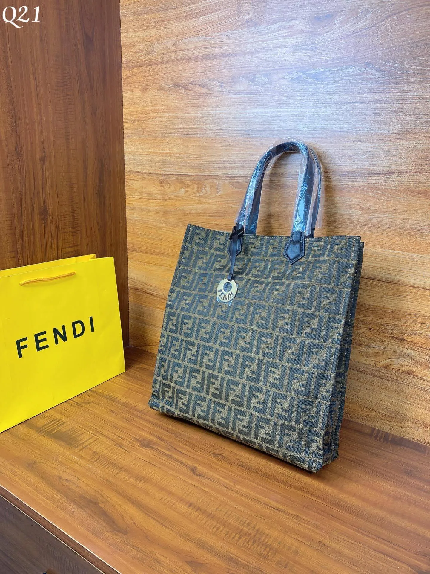 EN   Designer bags by Fendi 146
