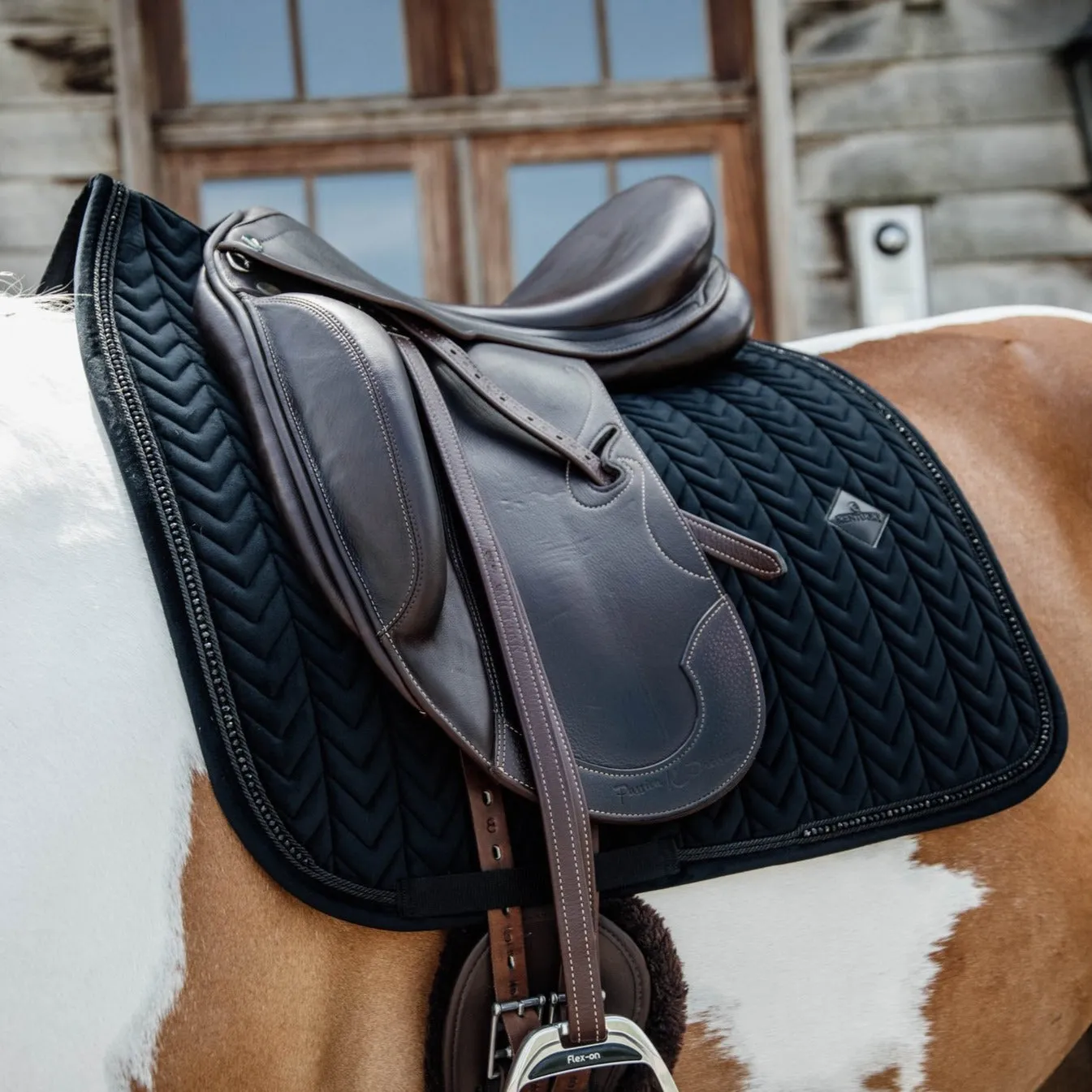 Kentucky Horsewear Saddle Pad Basic Velvet Pearls Dressage, Black