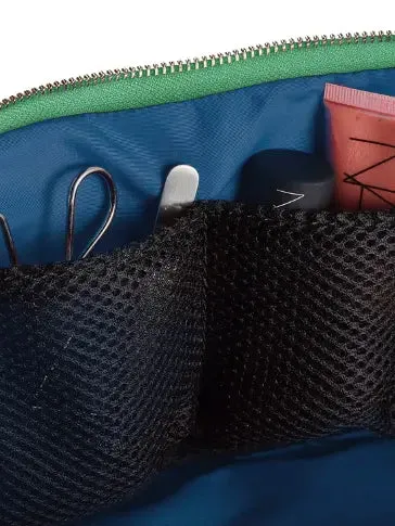 Kusshi Vacationer Makeup Bag: Fabric