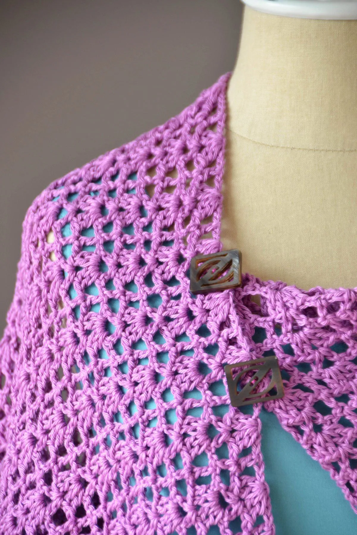Skylark Capelet