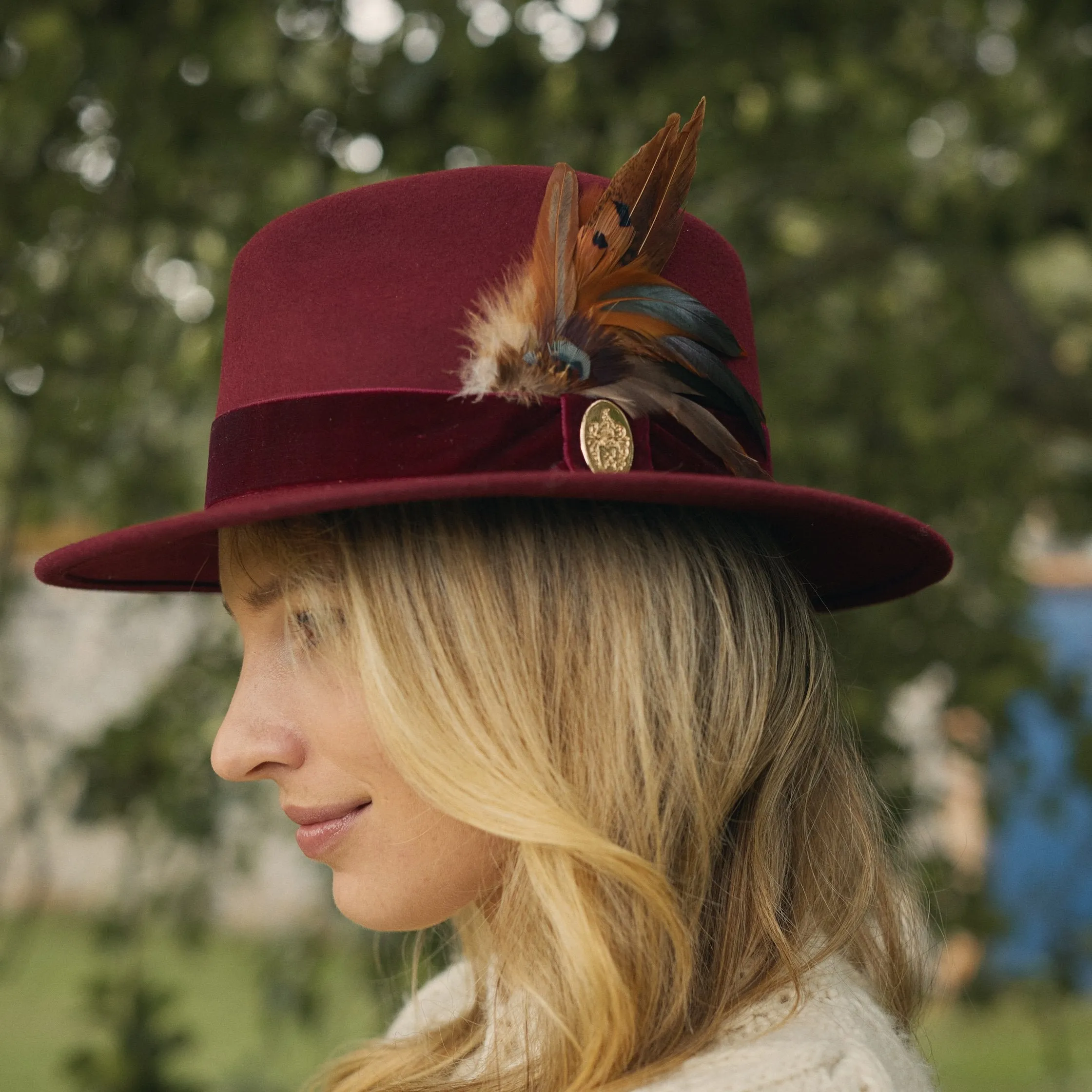 The Chelsworth Fedora in Maroon (Bronze Luxe Feather)