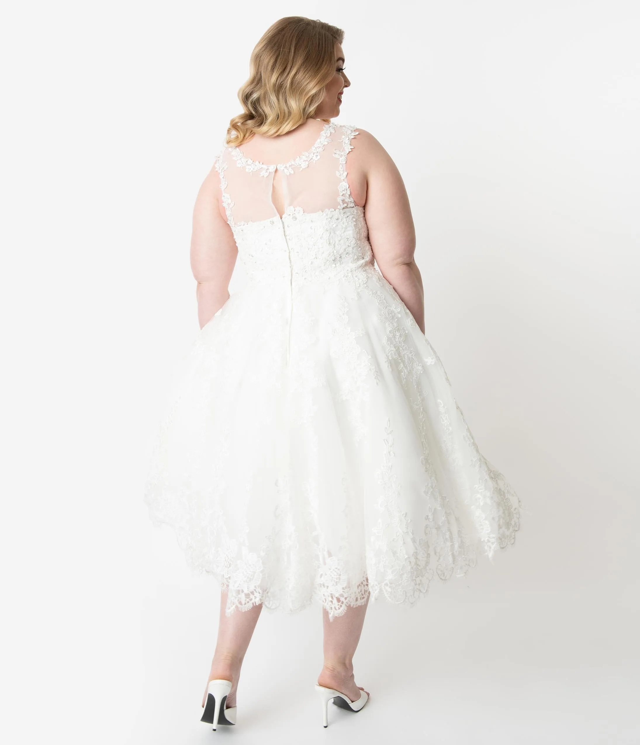 Unique Vintage Plus Size 1950s Ivory Lace & Tulle Riviera Bridal Dress