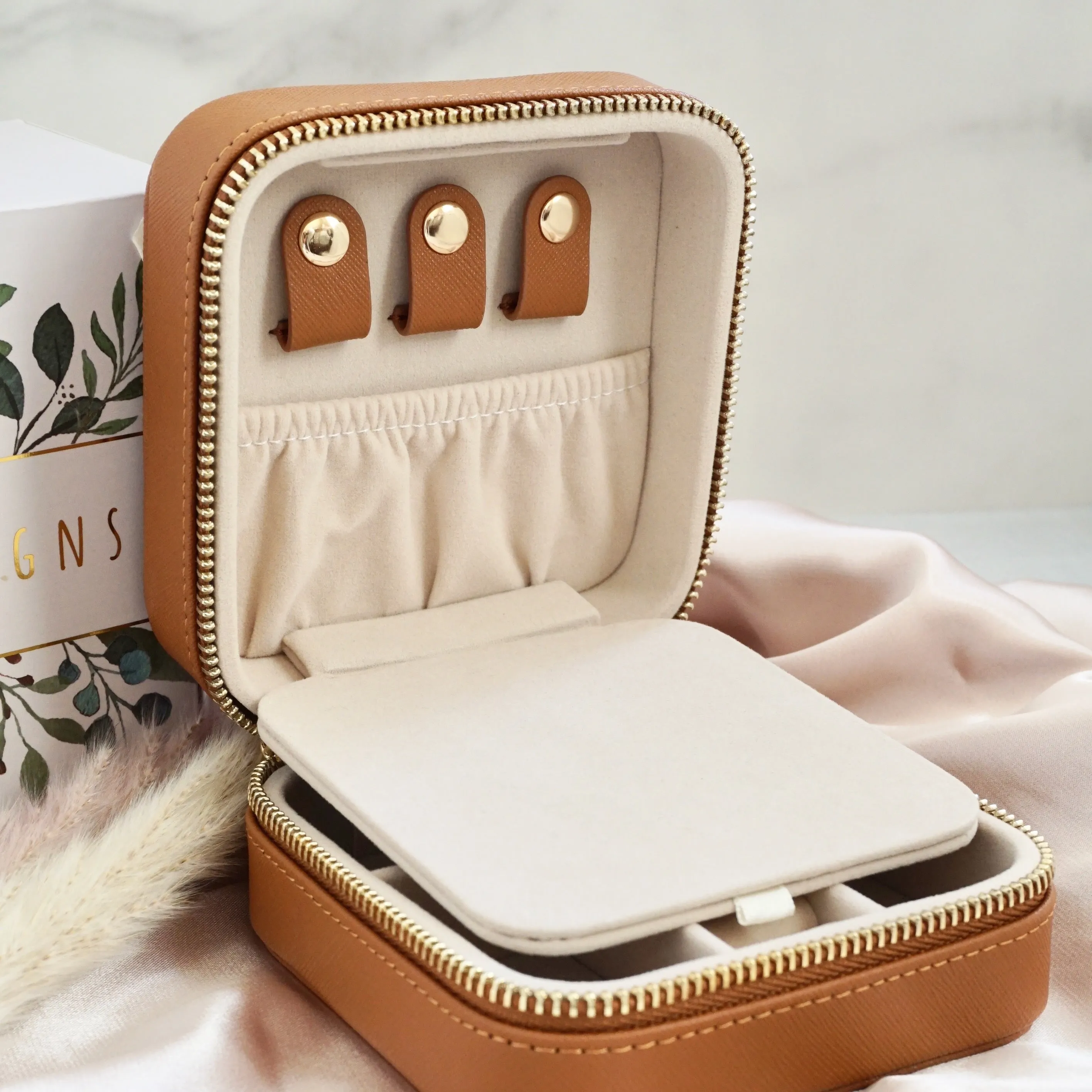 Vegan Leather Jewelry Organizer - Chestnut